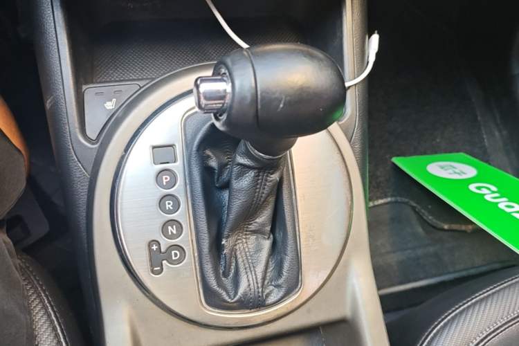 Used Kia Sportage R 2016 2.0L Automatic Two-Wheel Drive DLX Gear Lever