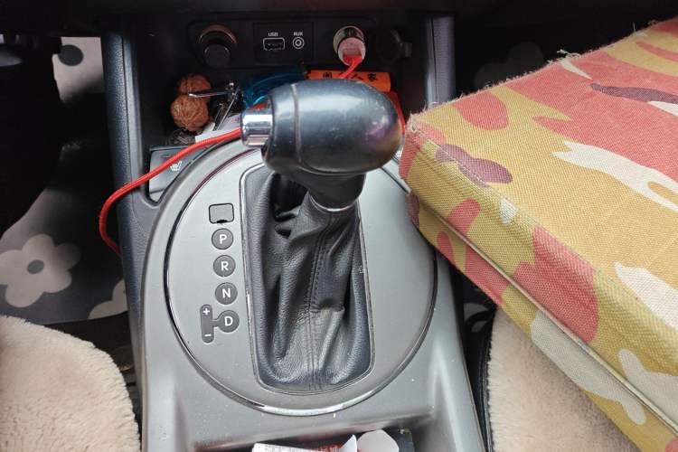 Used Kia Sportage R 2016 2.0L Automatic Two-Wheel Drive DLX Gear Lever