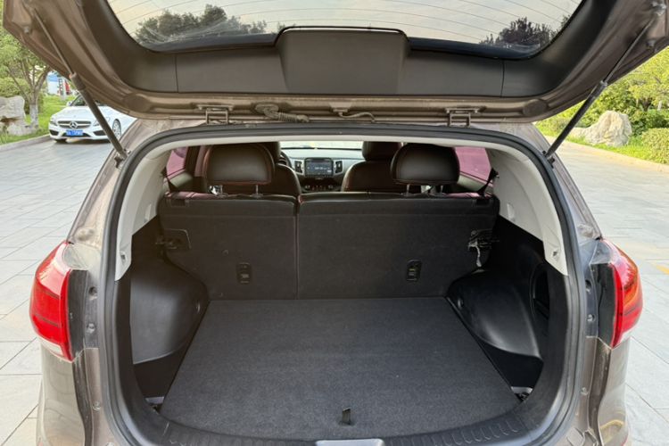 Used Kia Sportage R 2016 2.0L Automatic Two-Wheel Drive GL Interior 1
