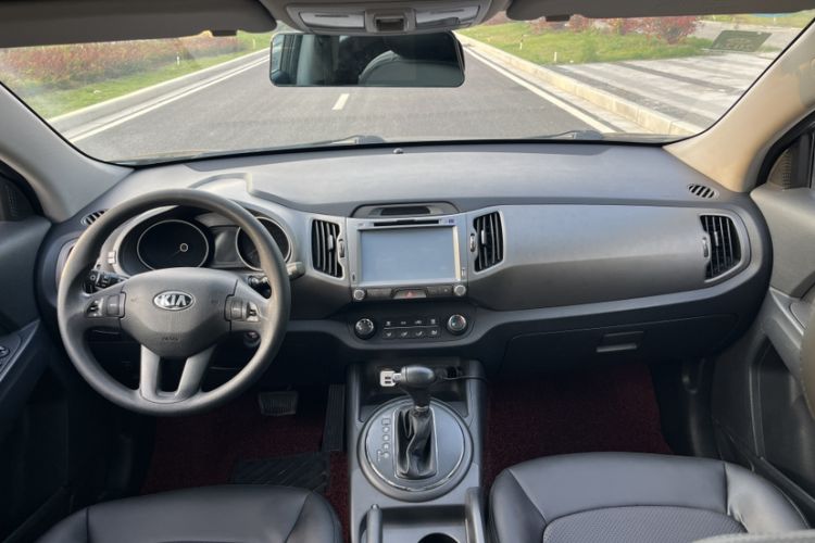 Used Kia Sportage R 2016 2.0L Automatic Two-Wheel Drive GL Interior 3