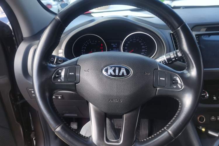 Used Kia Sportage R 2016 2.0L Automatic Two-Wheel Drive GLS Trim Interior 4