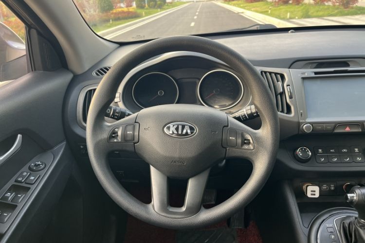 Used Kia Sportage R 2016 2.0L Automatic Two-Wheel Drive GL Interior 8