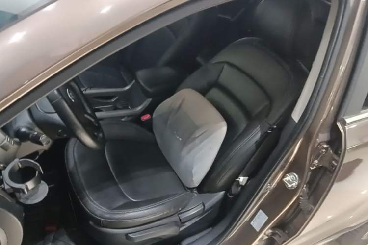 Used Kia Sportage R 2016 2.0L Automatic Two-Wheel Drive DLX Left Front Seat
