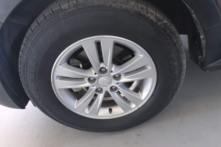 Used Kia Sportage R 2016 2.0L Automatic Two-Wheel Drive GL Left Front Wheel Hub