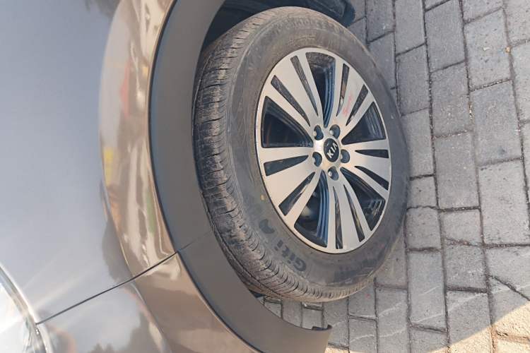 Used Kia Sportage R 2016 2.0L Automatic Two-Wheel Drive DLX Left Front Wheel Hub