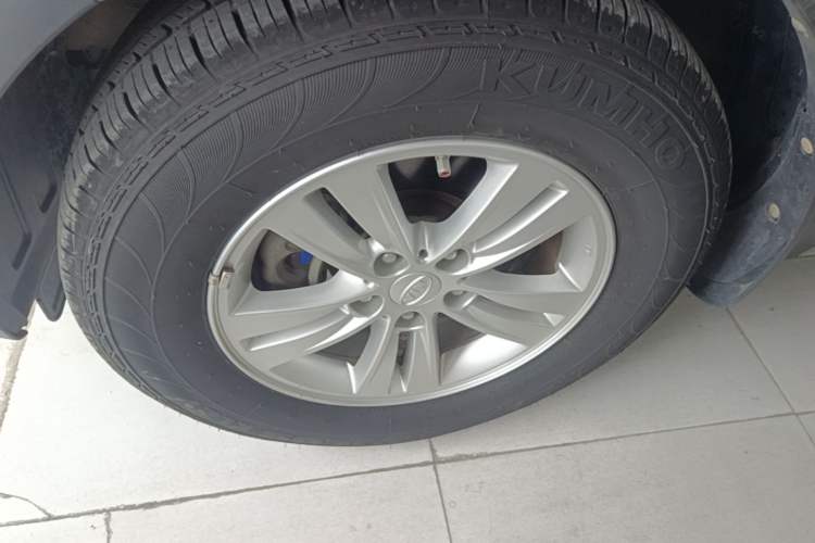 Used Kia Sportage R 2016 2.0L Automatic Two-Wheel Drive GL Left Front Wheel Hub