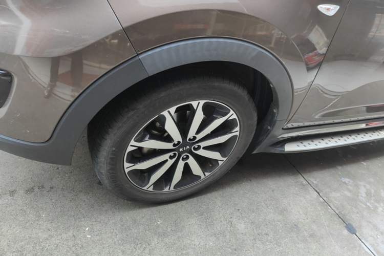 Used Kia Sportage R 2016 2.0L Automatic Two-Wheel Drive GL Left Front Wheel Hub