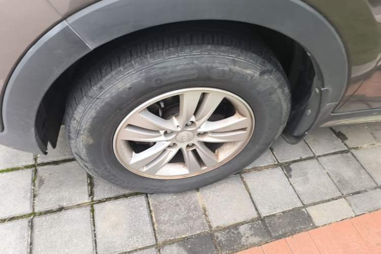 Used Kia Sportage R 2016 2.0L Automatic Two-Wheel Drive GL Left Front Wheel Hub