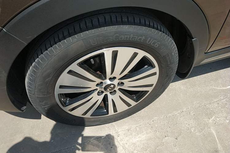 Used Kia Sportage R 2016 2.0L Automatic Two-Wheel Drive DLX Left Front Wheel Hub