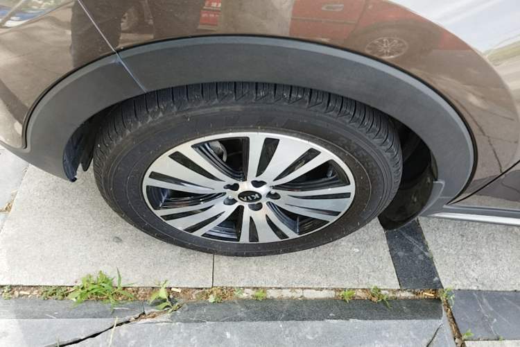 Used Kia Sportage R 2016 2.0L Automatic Two-Wheel Drive DLX Left Front Wheel Hub