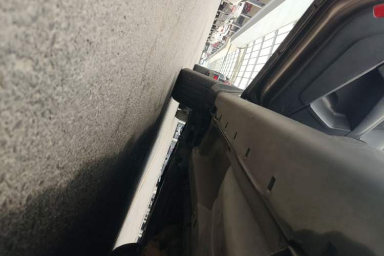 Used Kia Sportage R 2016 2.0L Automatic Two-Wheel Drive DLX Left Side Sill