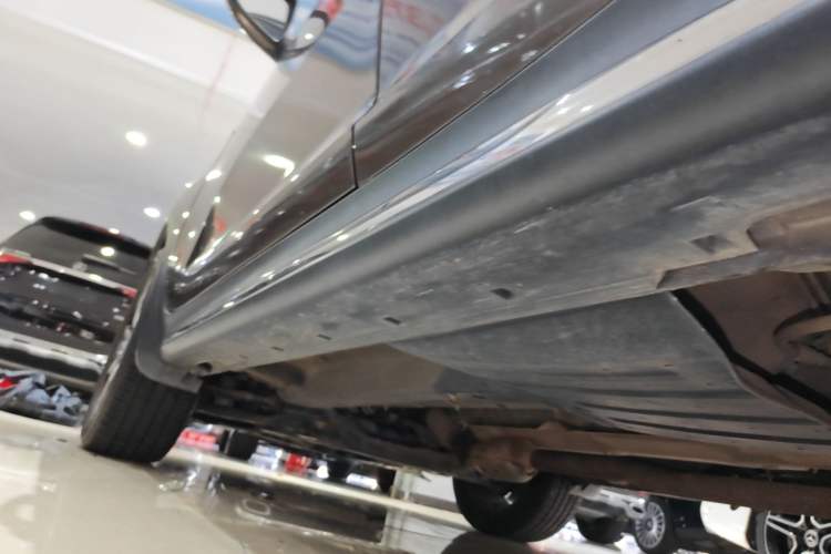 Used Kia Sportage R 2016 2.0L Automatic Two-Wheel Drive DLX Left Side Sill