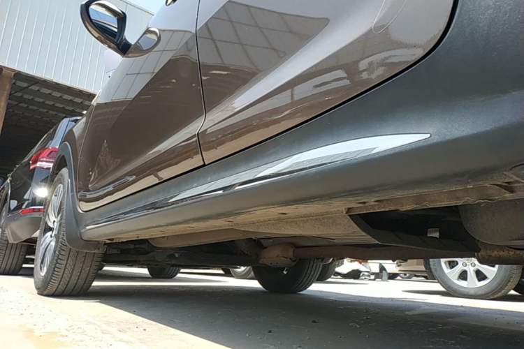 Used Kia Sportage R 2016 2.0L Automatic Two-Wheel Drive DLX Left Side Sill