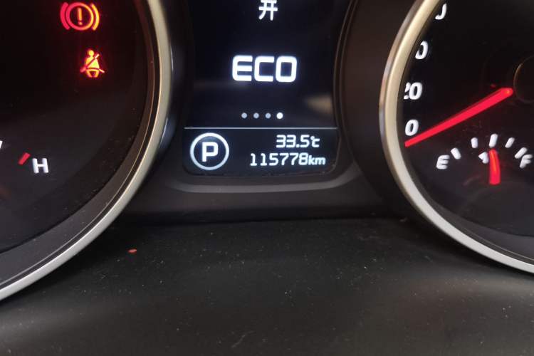 Used Kia Sportage R 2016 2.0L Automatic Two-Wheel Drive GL Odometer Close Up