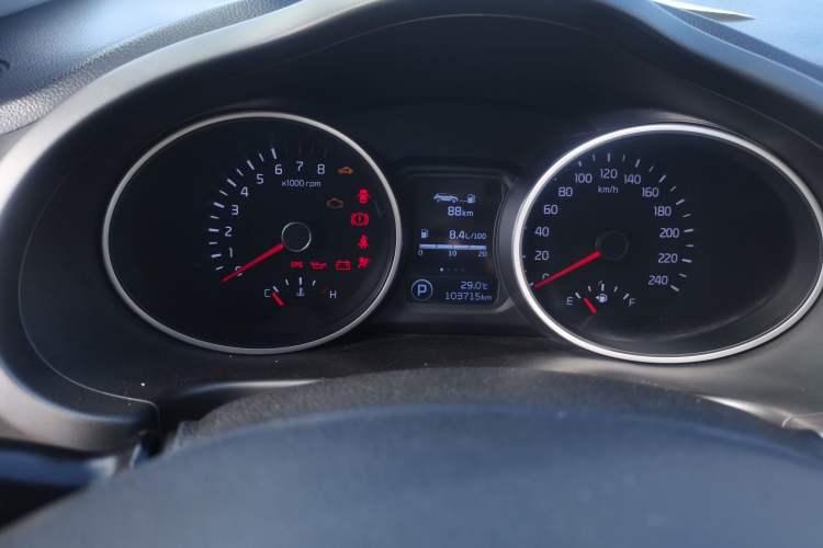 Used Kia Sportage R 2016 2.0L Automatic Two-Wheel Drive GLS Trim Odometer Close Up