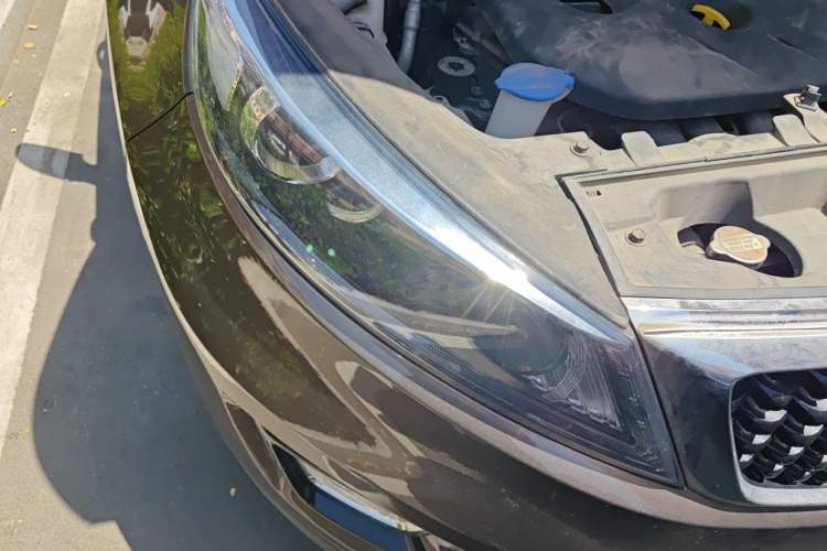 Used Kia Sportage R 2016 2.0L Manual Two-Wheel Drive GL Trim Right Front Headlight