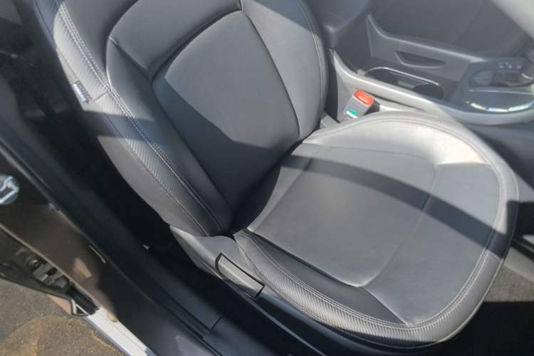 Used Kia Sportage R 2016 2.0L Automatic Two-Wheel Drive GLS Trim Right Front Seat