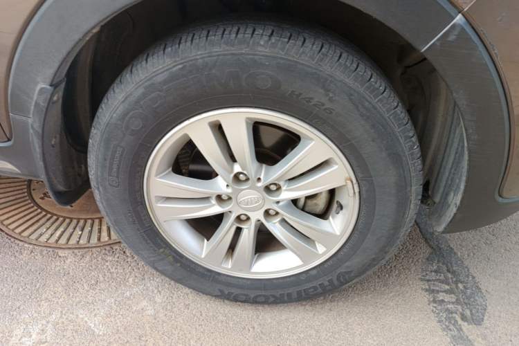 Used Kia Sportage R 2016 2.0L Automatic Two-Wheel Drive GL Right Front Wheel Hub