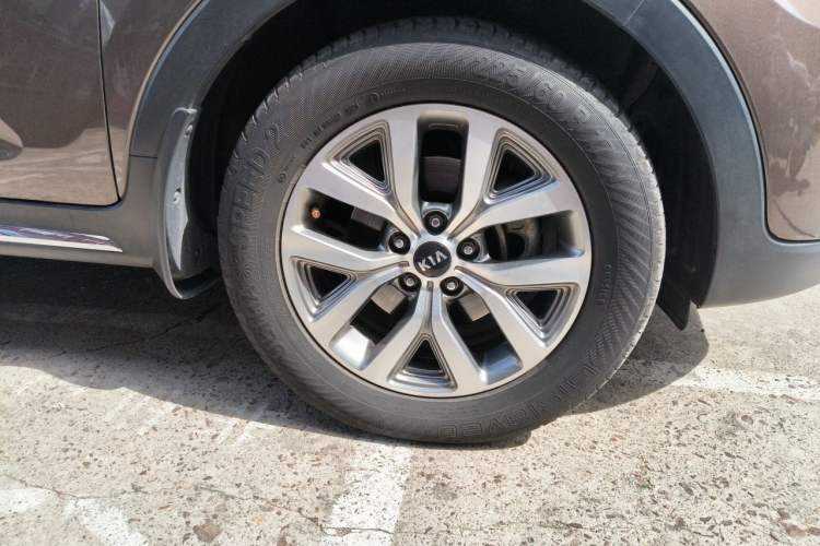 Used Kia Sportage R 2016 2.0L Automatic Two-Wheel Drive GLS Trim Right Front Wheel Hub