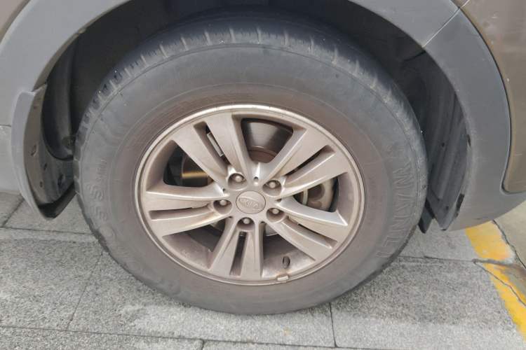 Used Kia Sportage R 2016 2.0L Automatic Two-Wheel Drive GL Right Front Wheel Hub