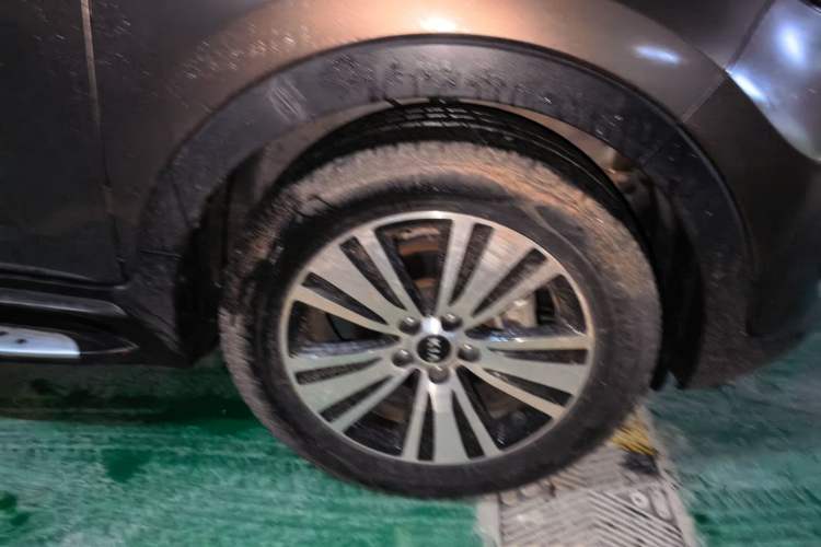 Used Kia Sportage R 2016 2.0L Automatic Two-Wheel Drive DLX Right Front Wheel Hub