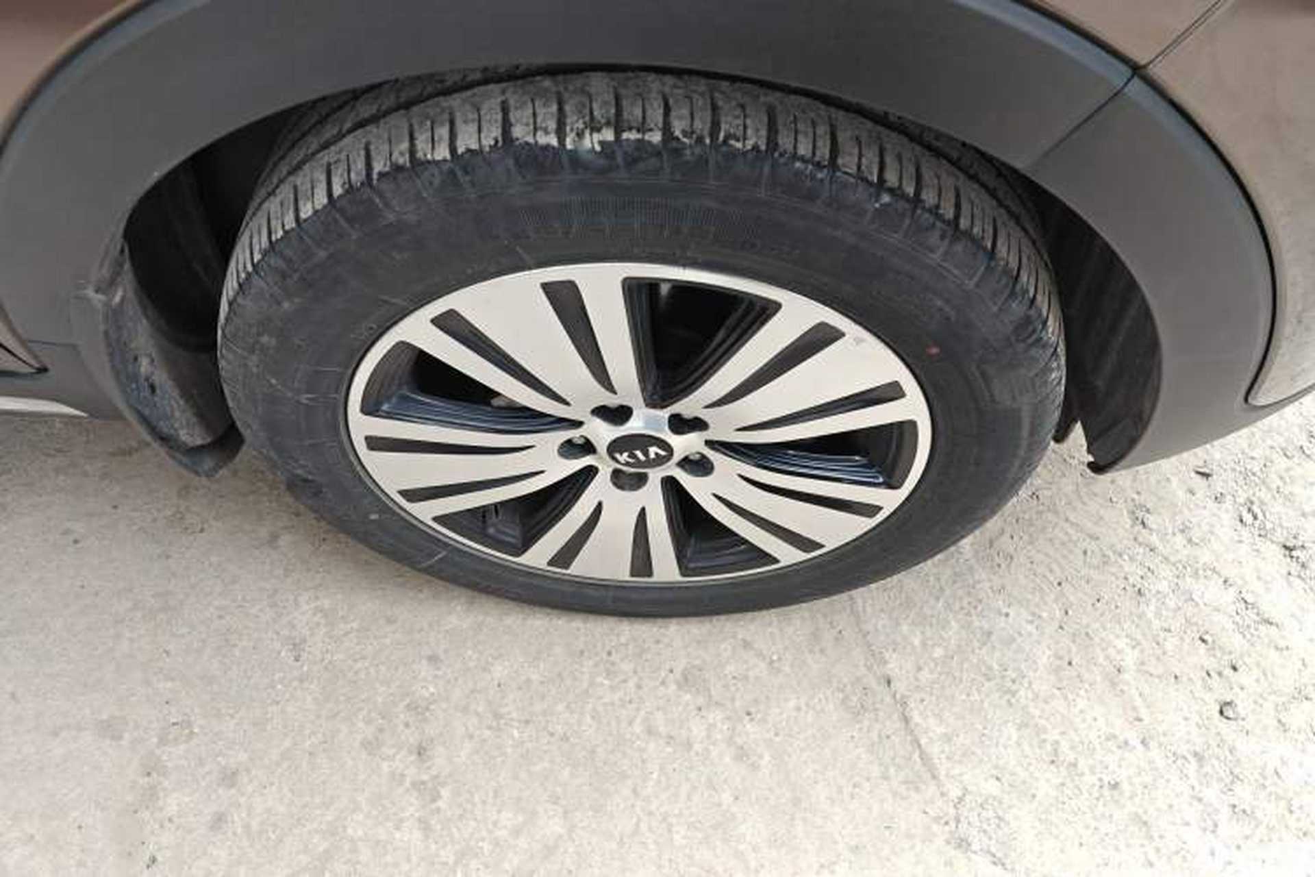 Used Kia Sportage R 2016 2.0L Automatic Two-Wheel Drive DLX Right Front Wheel Hub