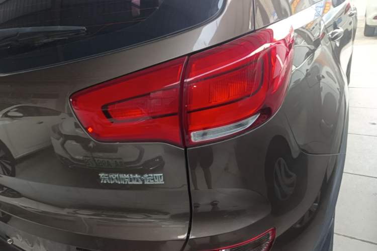 Used Kia Sportage R 2016 2.0L Automatic Two-Wheel Drive GL Right Rear Taillight