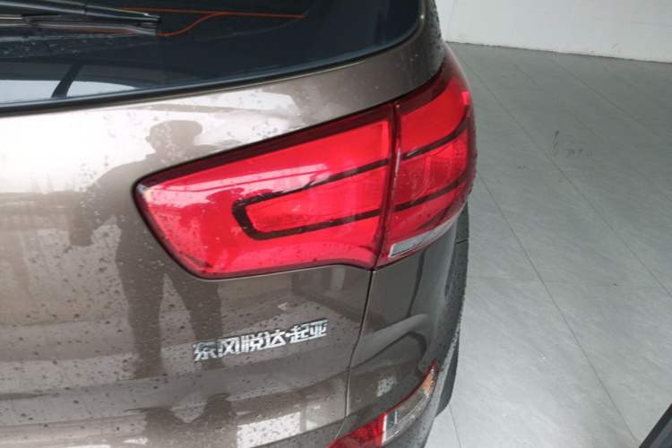 Used Kia Sportage R 2016 2.0L Automatic Two-Wheel Drive GLS Trim Right Rear Taillight