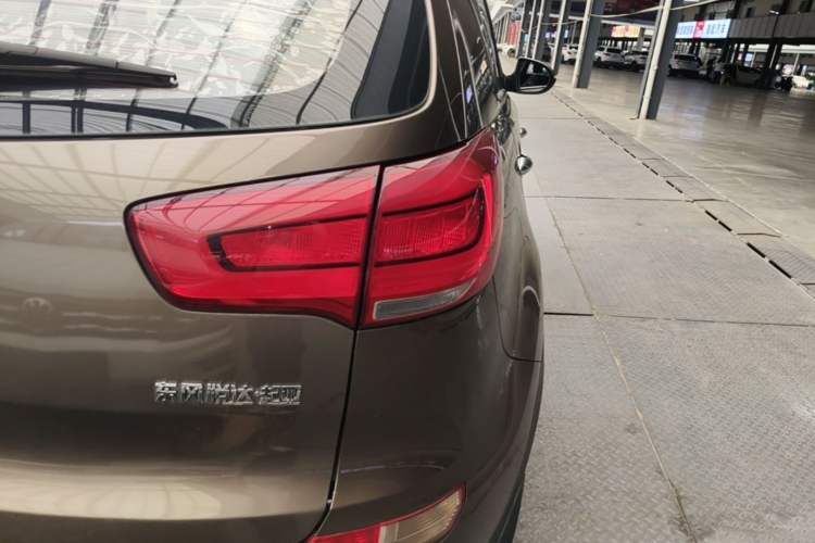 Used Kia Sportage R 2016 2.0L Automatic Two-Wheel Drive DLX Right Rear Taillight