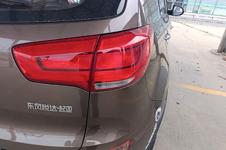 Used Kia Sportage R 2016 2.0L Automatic Two-Wheel Drive DLX Right Rear Taillight