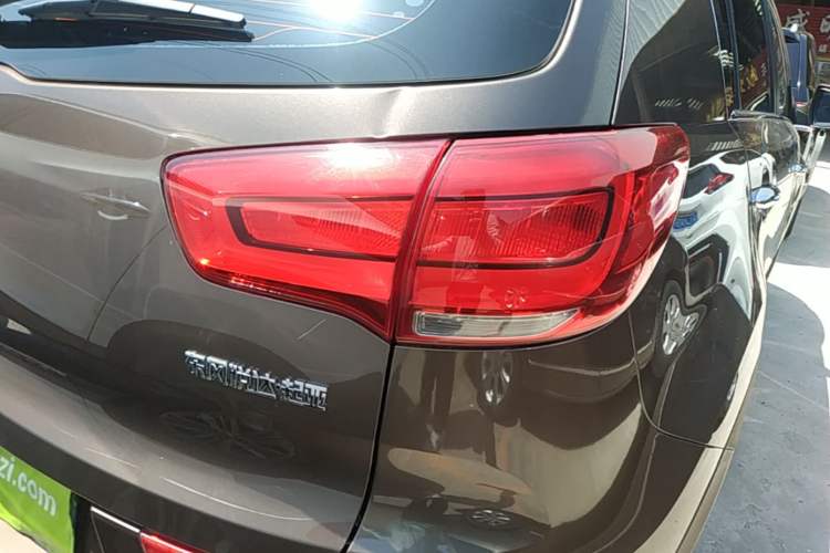 Used Kia Sportage R 2016 2.0L Automatic Two-Wheel Drive DLX Right Rear Taillight