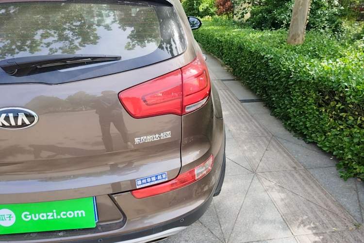 Used Kia Sportage R 2016 2.0L Automatic Two-Wheel Drive DLX Right Rear Taillight