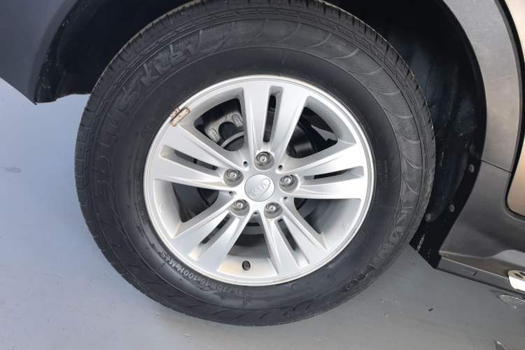 Used Kia Sportage R 2016 2.0L Automatic Two-Wheel Drive GL Right Rear Wheel Hub
