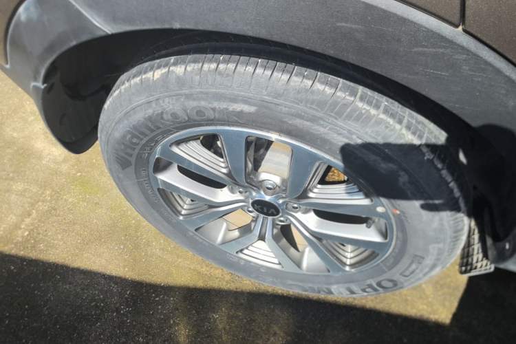 Used Kia Sportage R 2016 2.0L Automatic Two-Wheel Drive GLS Trim Right Rear Wheel Hub