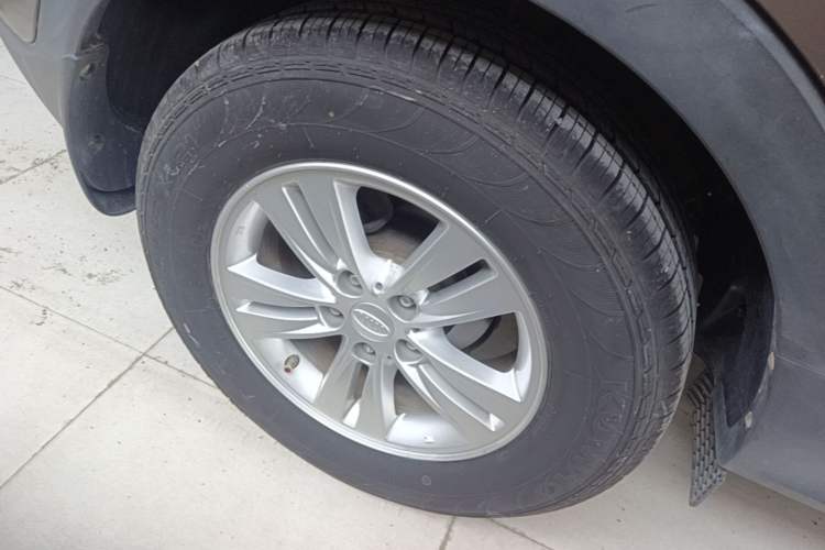 Used Kia Sportage R 2016 2.0L Automatic Two-Wheel Drive GL Right Rear Wheel Hub
