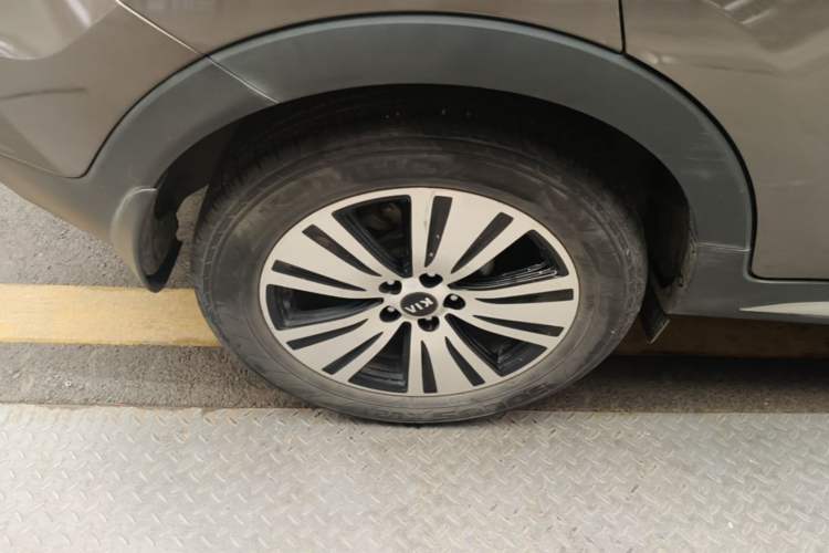 Used Kia Sportage R 2016 2.0L Automatic Two-Wheel Drive DLX Right Rear Wheel Hub