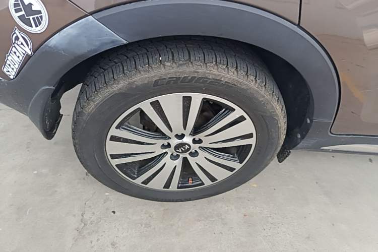 Used Kia Sportage R 2016 2.0L Automatic Two-Wheel Drive DLX Right Rear Wheel Hub