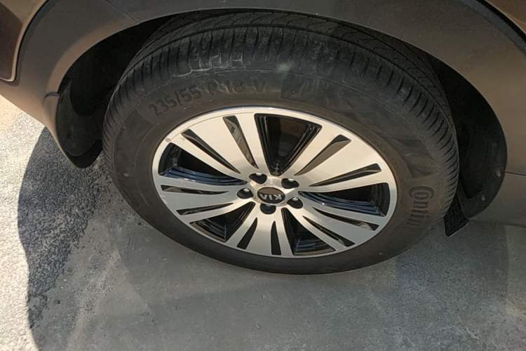 Used Kia Sportage R 2016 2.0L Automatic Two-Wheel Drive DLX Right Rear Wheel Hub