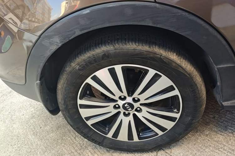 Used Kia Sportage R 2016 2.0L Automatic Two-Wheel Drive DLX Right Rear Wheel Hub