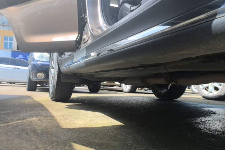 Used Kia Sportage R 2016 2.0L Automatic Two-Wheel Drive GLS Trim Right Side Sill