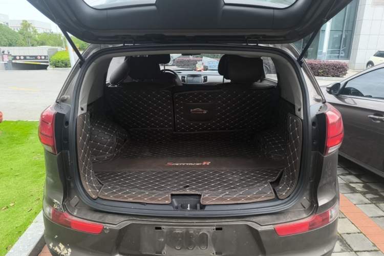 Used Kia Sportage R 2016 2.0L Automatic Two-Wheel Drive GL Trunk