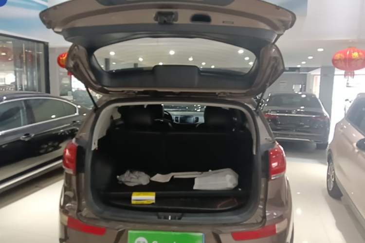 Used Kia Sportage R 2016 2.0L Automatic Two-Wheel Drive DLX Trunk