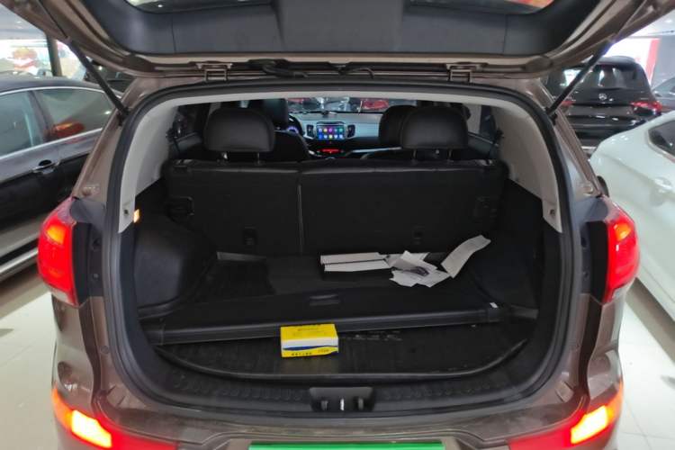 Used Kia Sportage R 2016 2.0L Automatic Two-Wheel Drive DLX Trunk