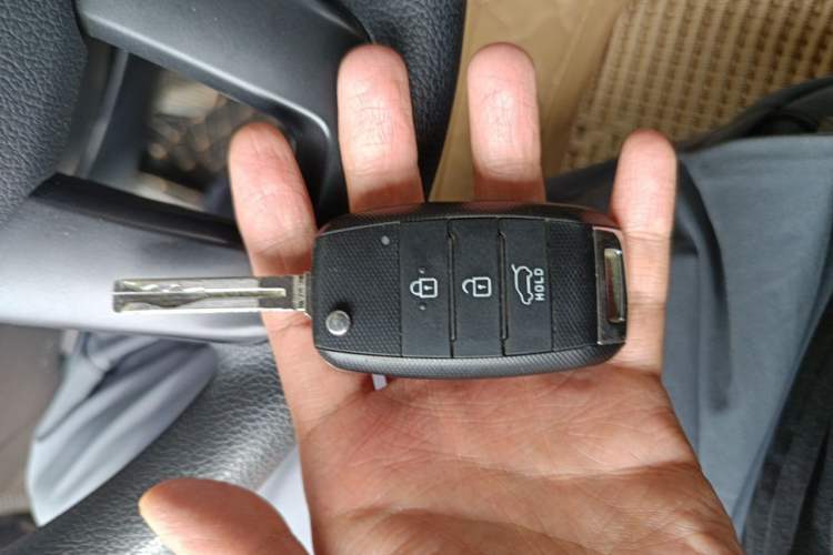Used Kia Sportage R 2016 2.0L Automatic Two-Wheel Drive GL Vehicle Key