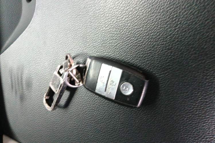 Used Kia Sportage R 2016 2.0L Automatic Two-Wheel Drive GLS Trim Vehicle Key