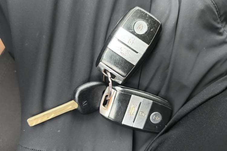 Used Kia Sportage R 2016 2.0L Automatic Two-Wheel Drive GL Vehicle Key