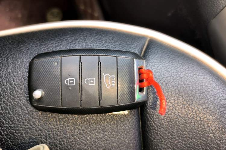 Used Kia Sportage R 2016 2.0L Manual Two-Wheel Drive GL Trim Vehicle Key