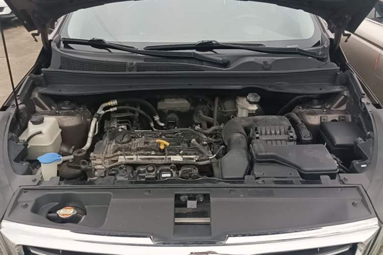 Used Kia Sportage R 2016 2.0L Automatic Two-Wheel Drive DLX Engine Bay