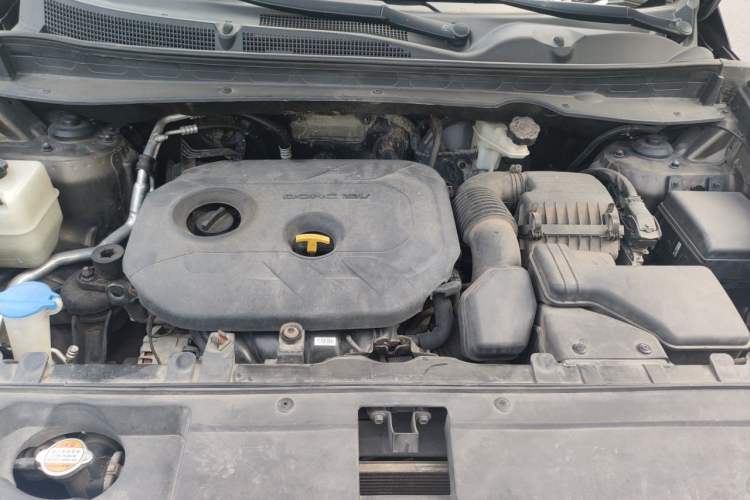 Used Kia Sportage R 2016 2.0L Automatic Two-Wheel Drive GLS Trim Engine Bay