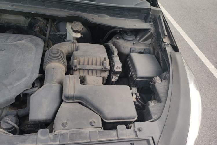 Used Kia Sportage R 2016 2.0L Automatic Two-Wheel Drive GLS Trim Engine Bay Left